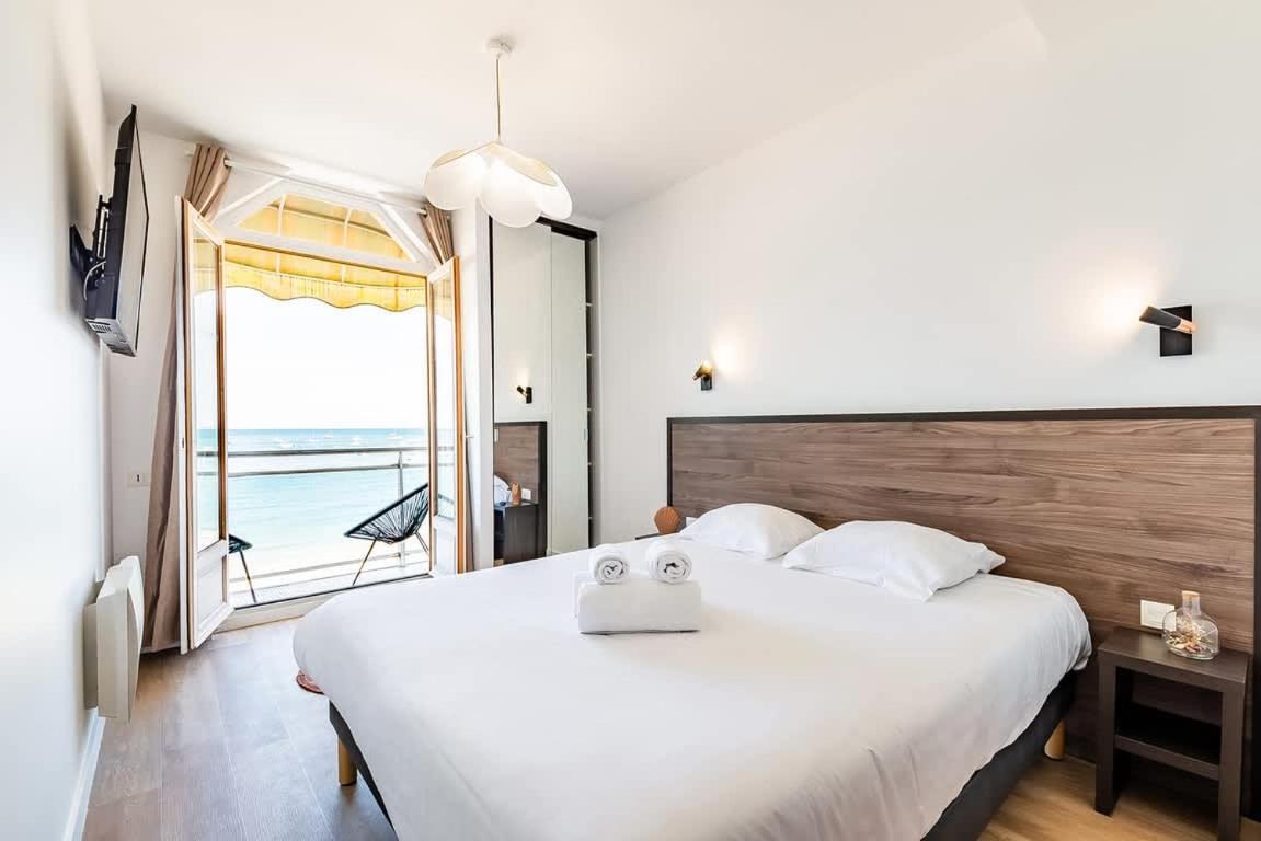 Les Pieds Dans L'Eau - Appartment 1 - Vue Mer Cancale Exterior foto